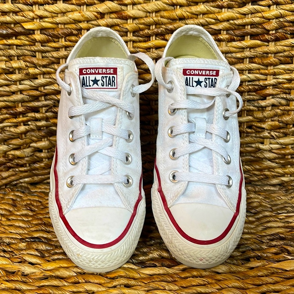 Converse Women’s Chuck Taylor All Star Classics Sz 5